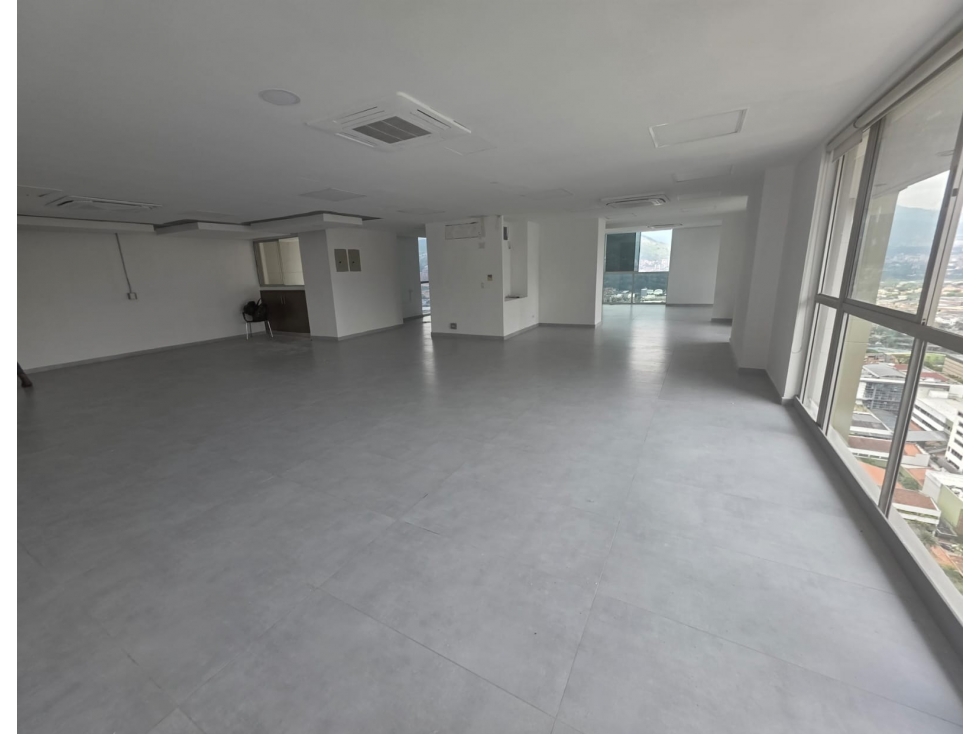 Arriendo Oficina en el Poblado