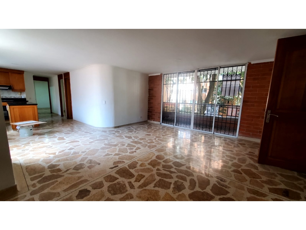 SE ARRIENDA APARTAMENTO EN LA CASTELLANA — foto 4