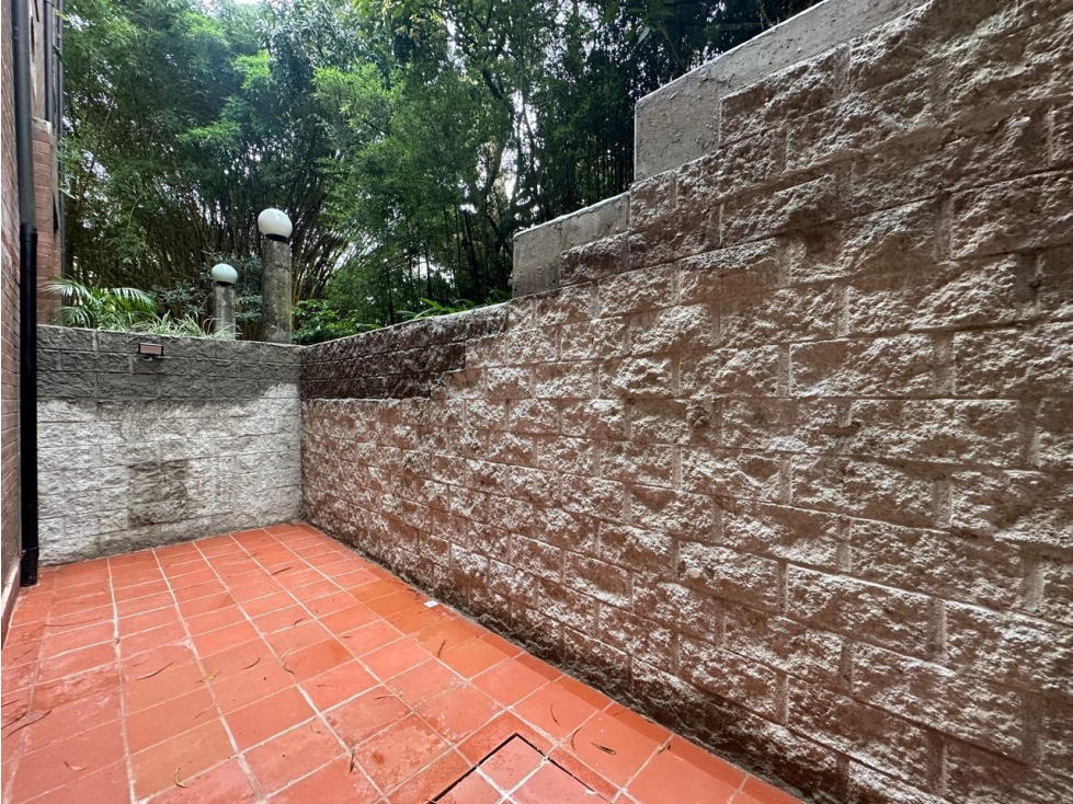 APARTAMENTO EN ARRIENDO EN EL POBLADO SECTOR LOMA DE LOS PARRA — foto 5