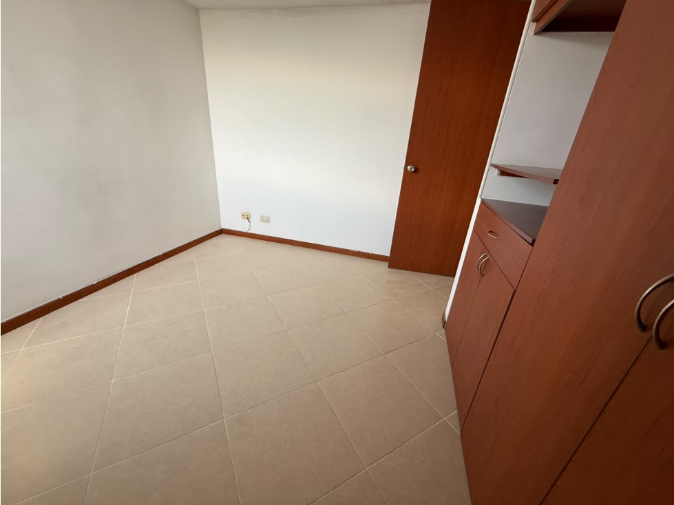 ARRIENDO APARTAMENTO EN LOMA DEL INDIO — foto 6
