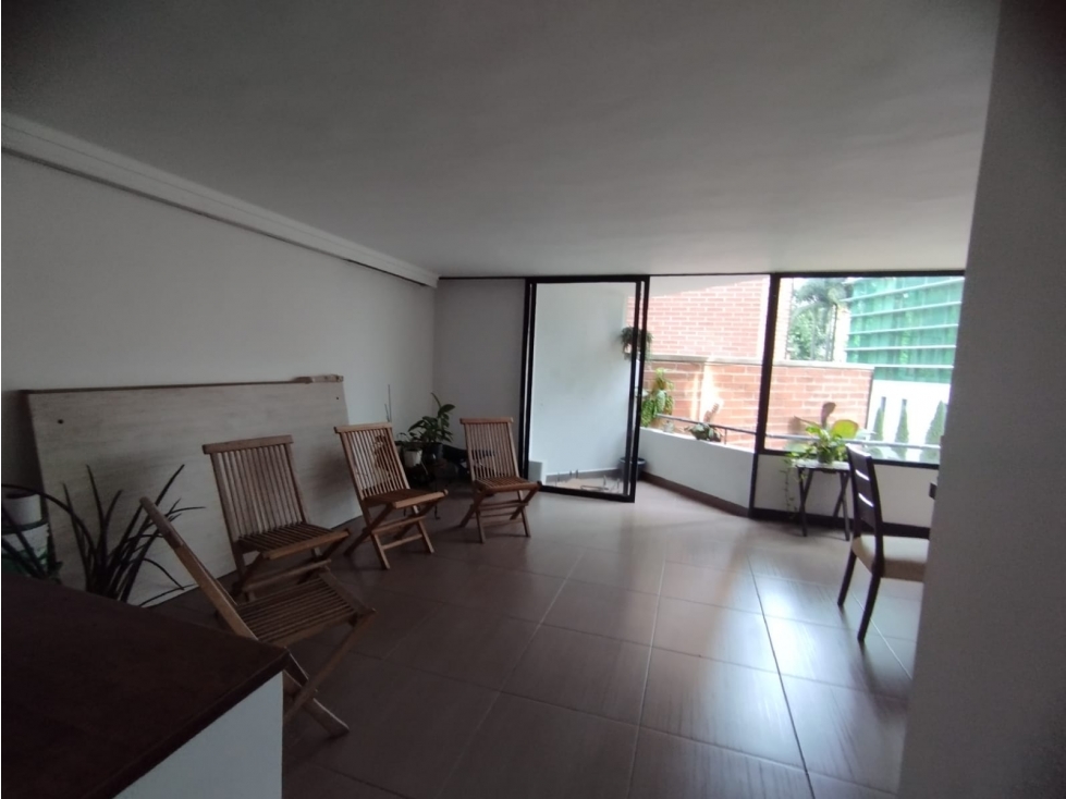 Arriendo hermoso y amplio apartamento en El Poblado — foto 2