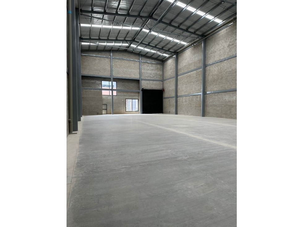 Arriendo Bodega Llano Grande - 3