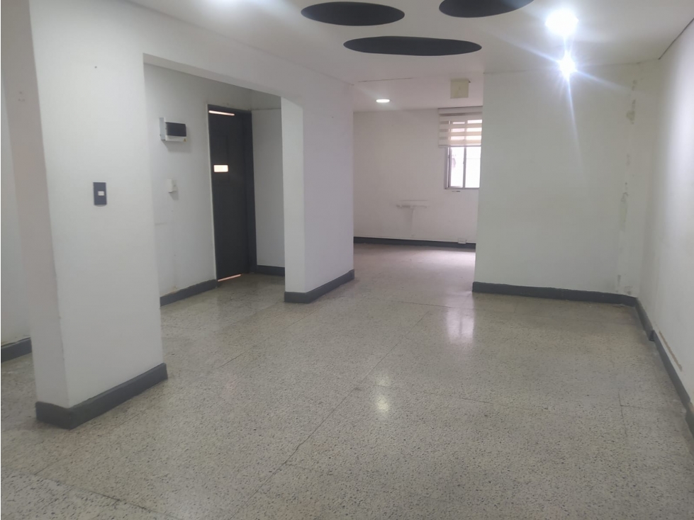 Arriendo Local o Bodega Laureles — foto 5