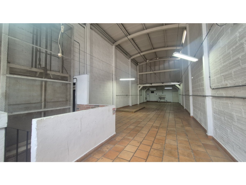 Bodega para arriendo en Cristo Rey — foto 3