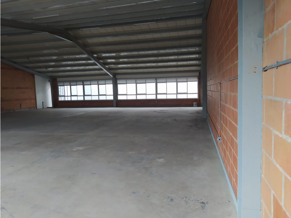 Arriendo Local o Bodega Simón Bolívar — foto 5
