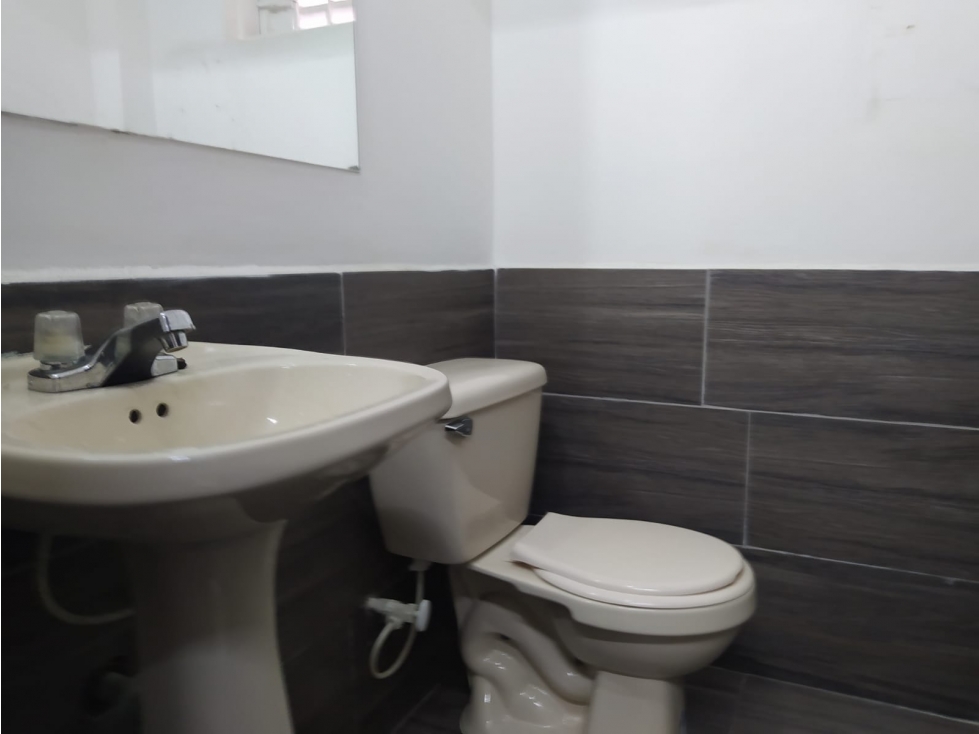 Arriendo Casa Local Patio Bonito — foto 6
