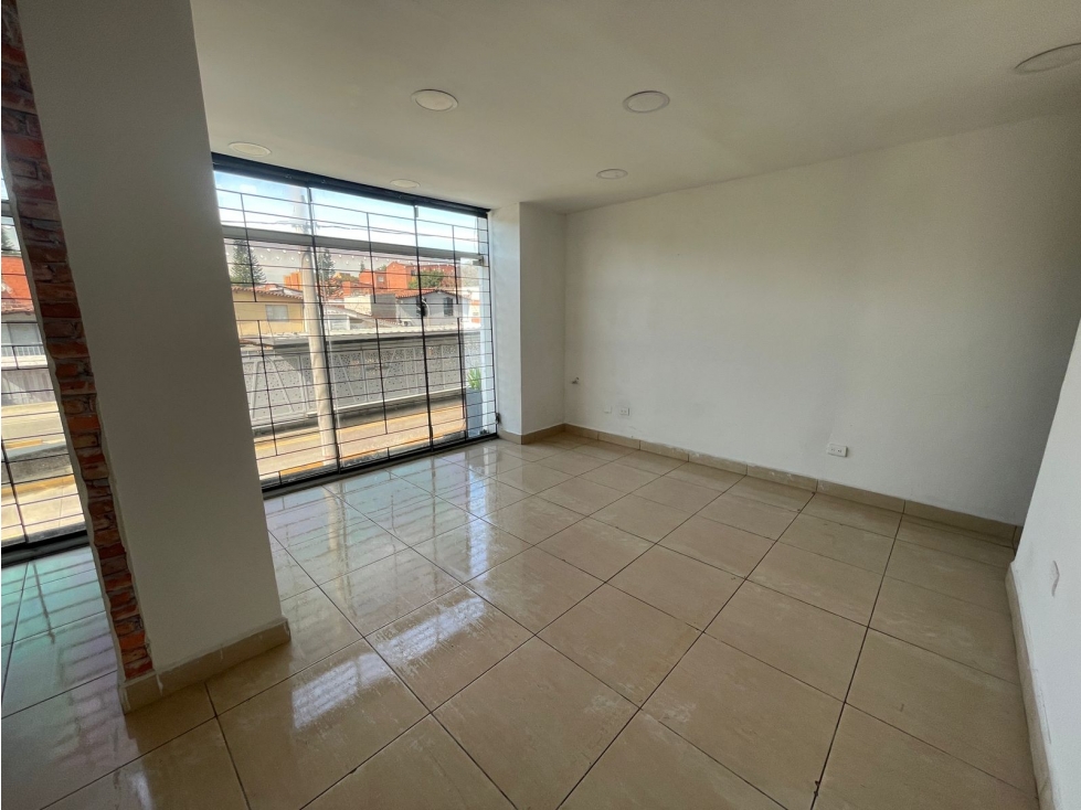 arriendo oficina o local en belen rosales — foto 3