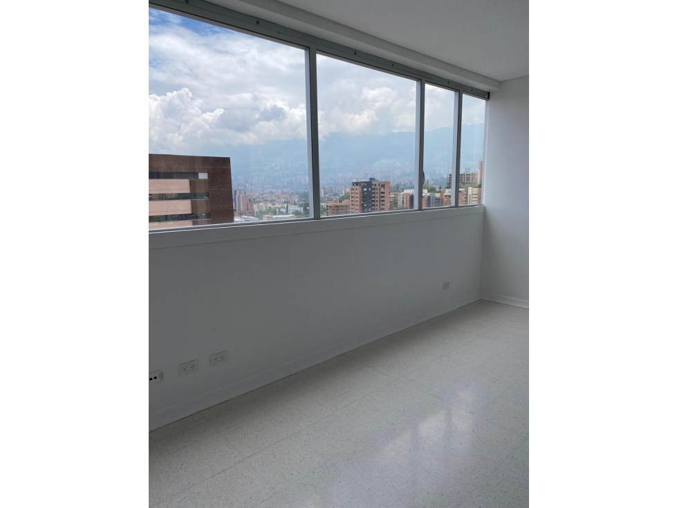 Vendo consultorio en Sabaneta Mayorca - 1