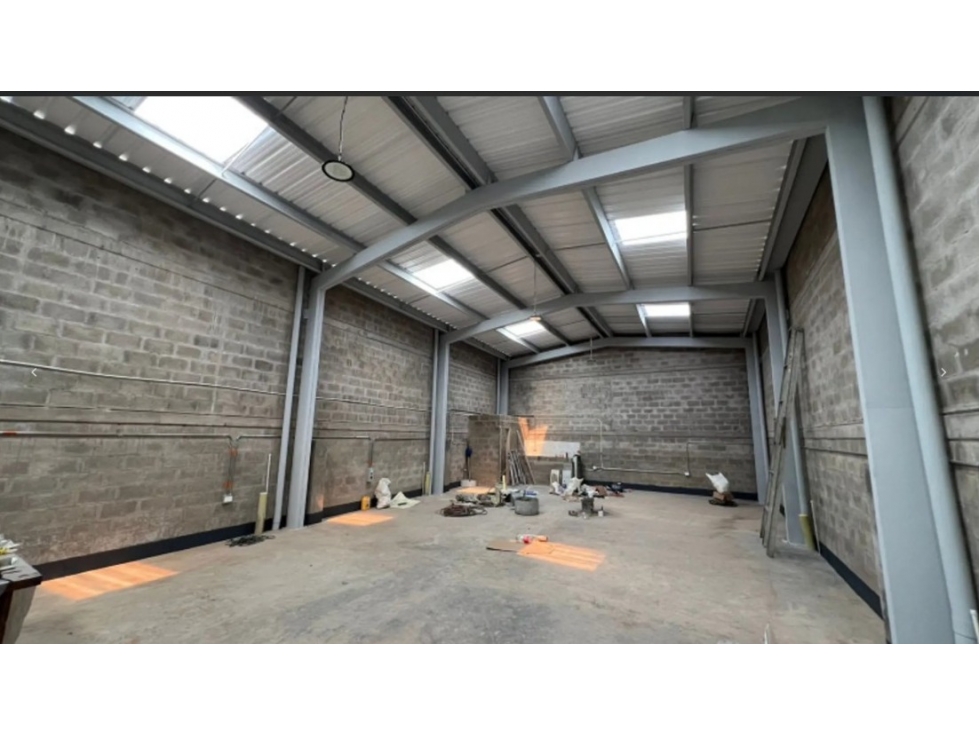 Arriendo Bodega en Sabaneta - 4