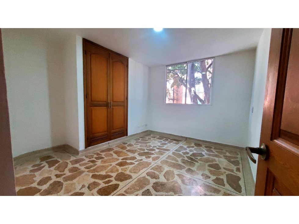 SE ARRIENDA APARTAMENTO EN LA CASTELLANA — foto 6
