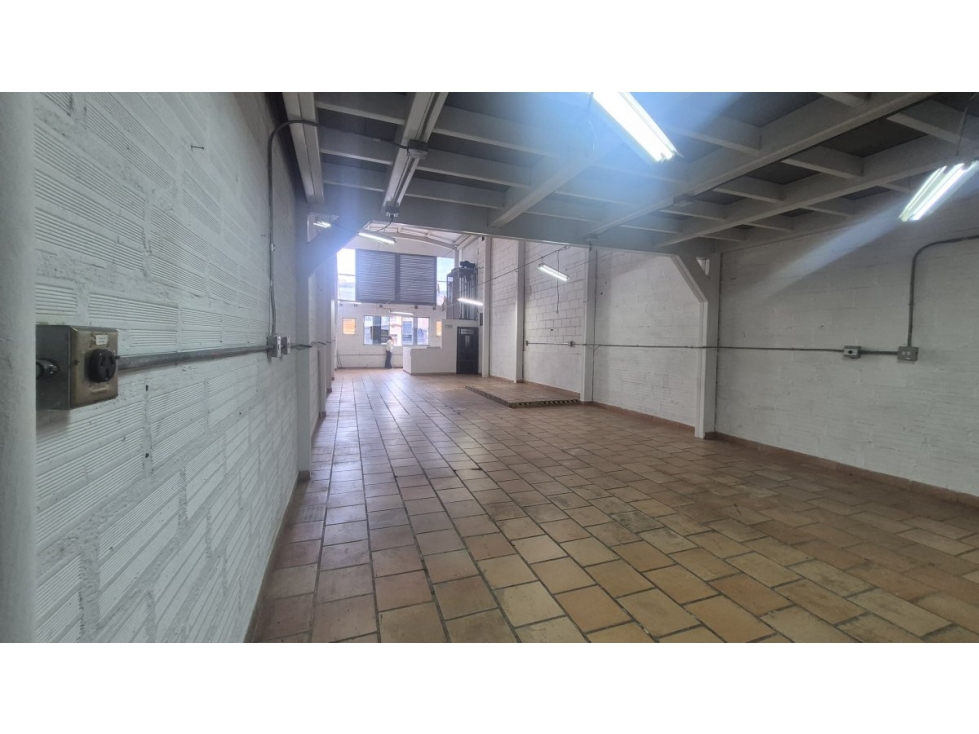 Bodega para arriendo en Cristo Rey — foto 4