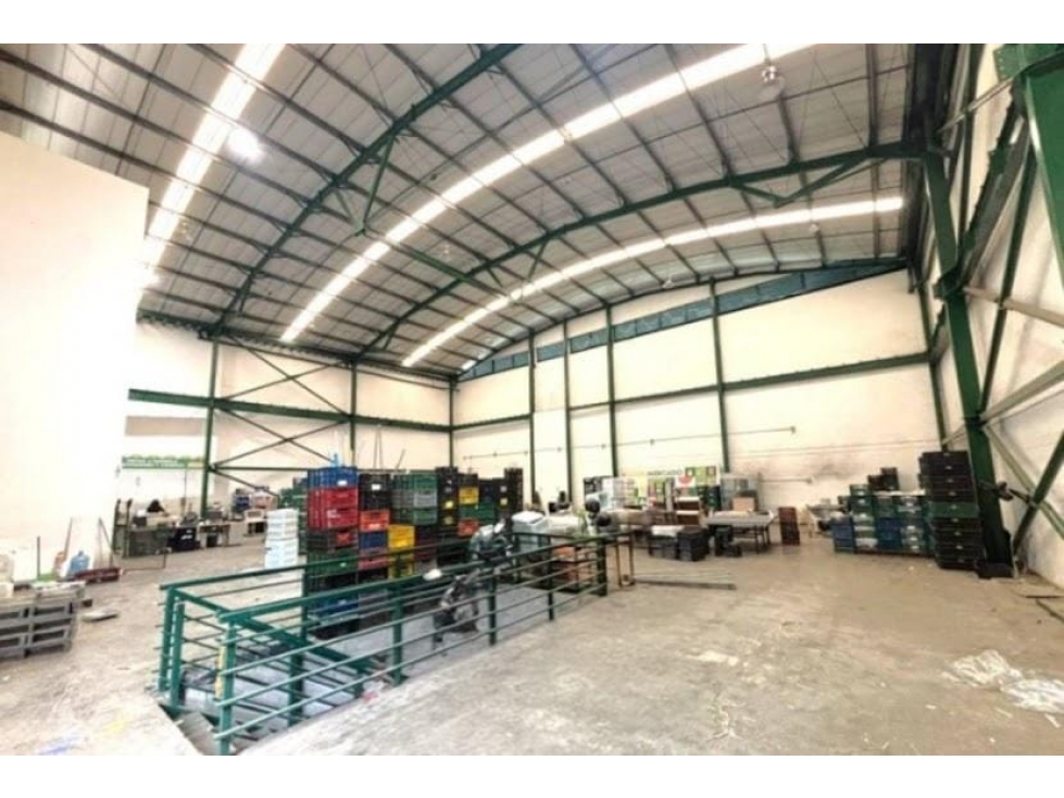 Arriendo Bodega en Copacabana - 1