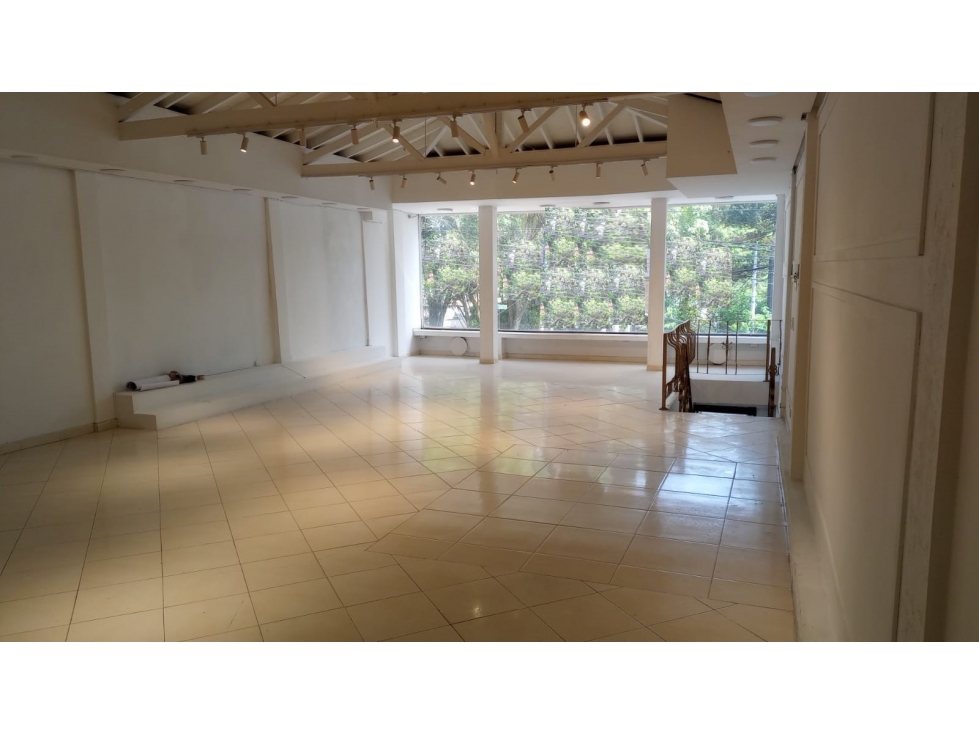 Local en Arriendo en Avenida 80