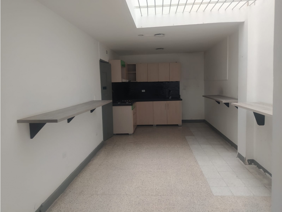 Arriendo Local o Bodega Laureles