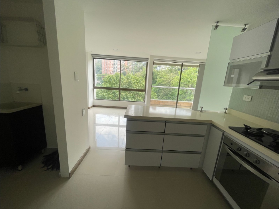 Arriendo apartamento en altos del poblado — foto 3