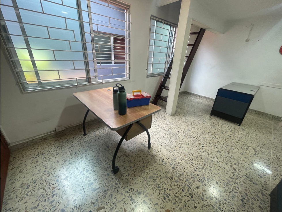 Arriendo oficina en c. comercial la américa — foto 2