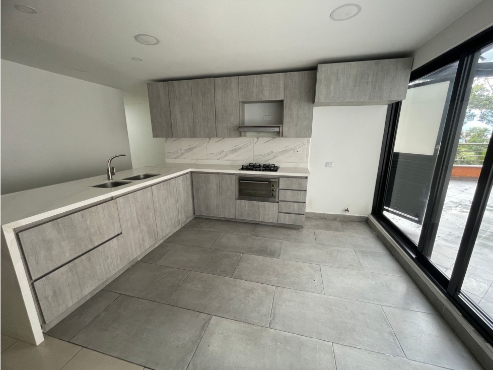 Arriendo apartamento en loma del campestre poblado — foto 3