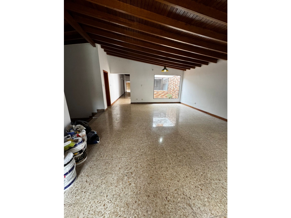 Se arrienda casa en Simón bolívar