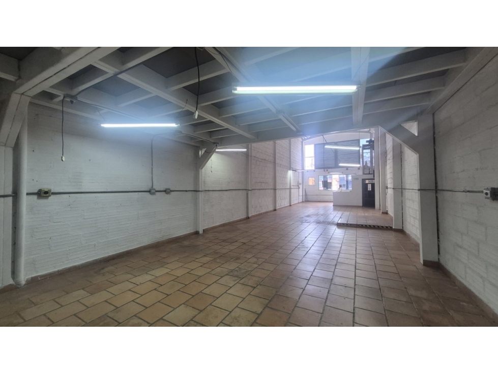 Bodega para arriendo en Cristo Rey