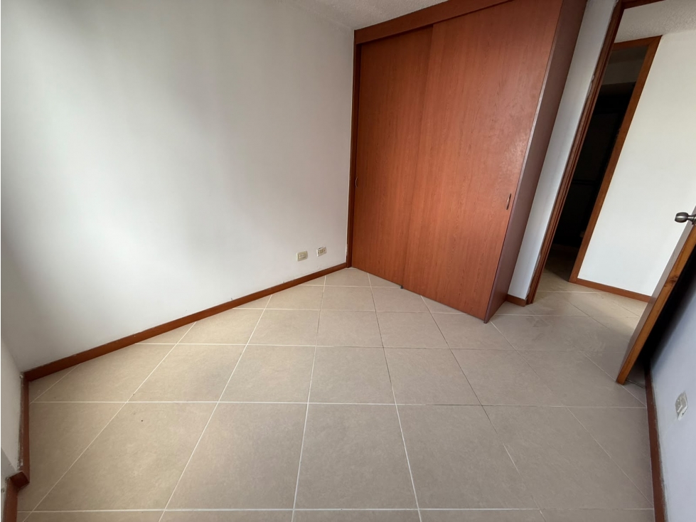 ARRIENDO APARTAMENTO EN LOMA DEL INDIO — foto 5
