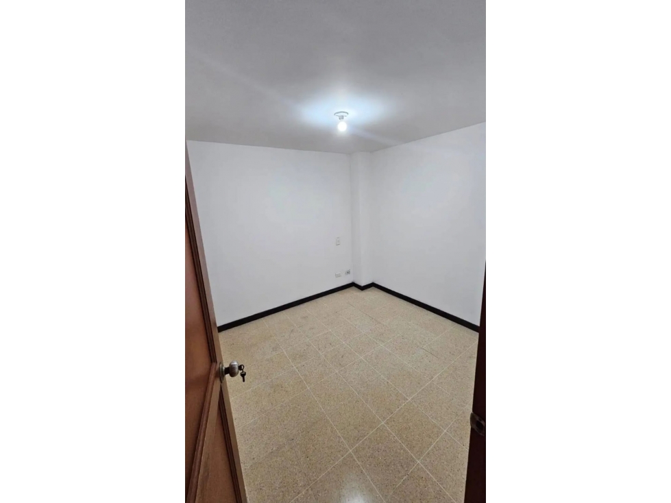 Se arreinda apartamento en la castellana — foto 6