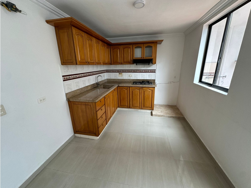 ARRIENDO APARTAMENTO EN LA FLORESTA