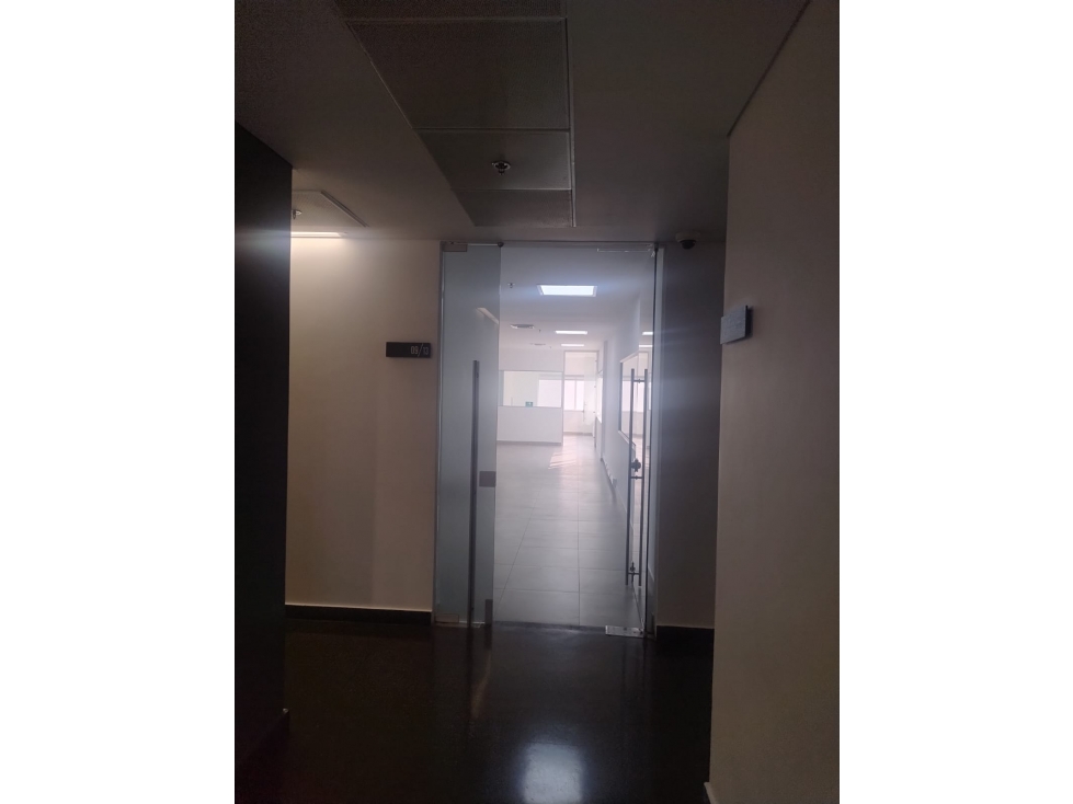 arriendo oficina en el poblado — foto 5