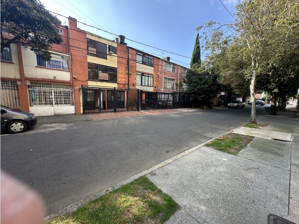 Casa uso mixto en la soledad