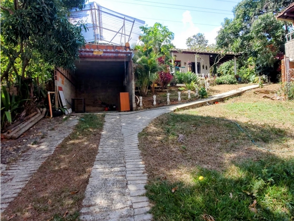 CASA DE CAMPO EN ZONA URBANA DE BELLO SECTOR GUASIMALITO — foto 5