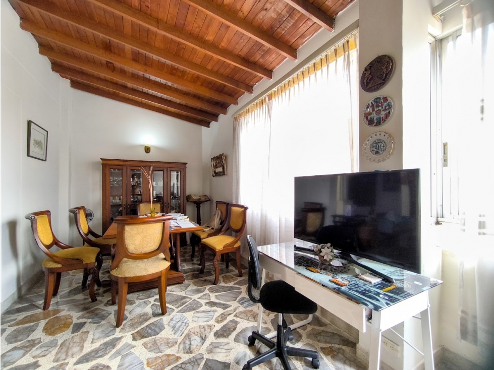 APARTAMENTO EN LAURELES PISO 4 ACCESO POR ESCALAS — foto 3