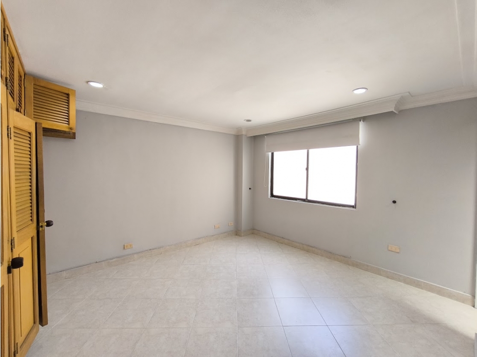 APARTAMENTO DUPLEX DE GRAN TAMAÑO EN FLORIDA NUEVA P5 — foto 5
