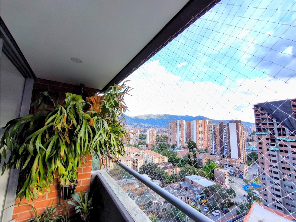 Apartamento en Guayabal, piso 12 con balcón y unidad completa — foto 4