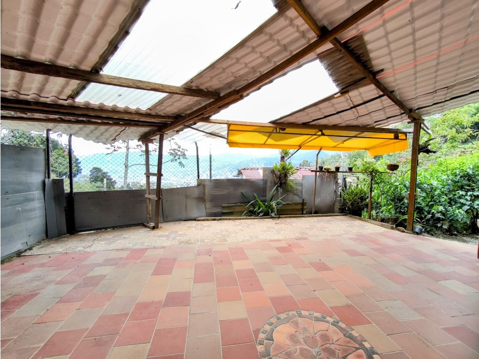 Casa de campo en La Estrella con lote de 350 m² y árboles frutales - 2