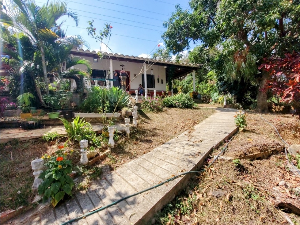 CASA DE CAMPO EN ZONA URBANA DE BELLO SECTOR GUASIMALITO — foto 3