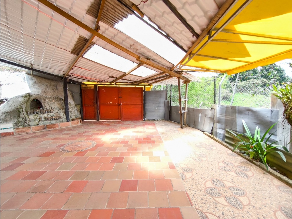 Casa de campo en La Estrella con lote de 350 m² y árboles frutales - 3