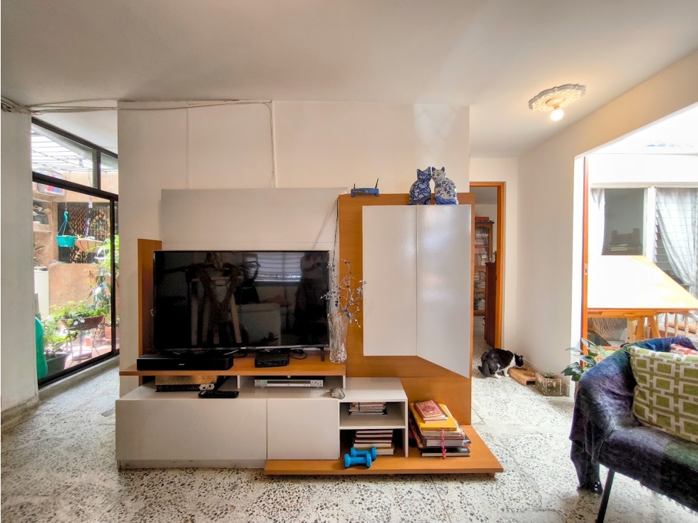 CASA EN PRIMER PISO CALASANZ PARTE BAJA
