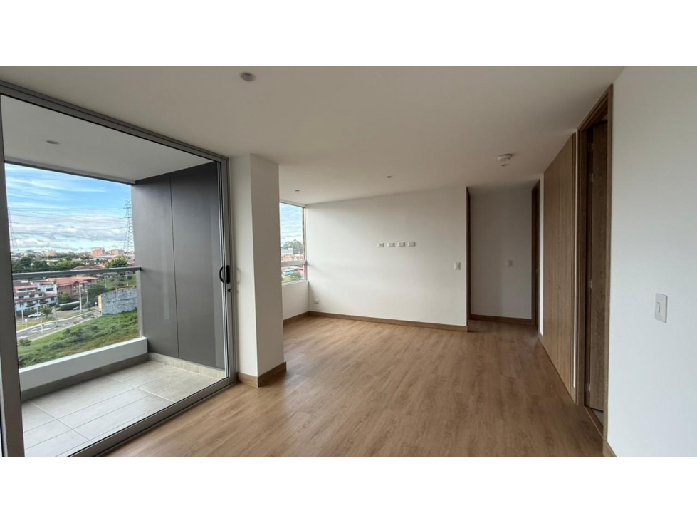 Cómodo y amplio apartamento a la venta — foto 2