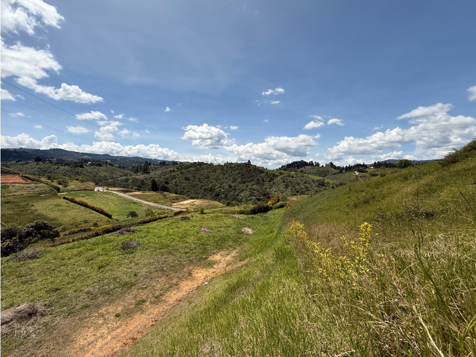 TENEMOS A LA VENTA LOTE CON BELLA VISTA PARA CONSTRUIR TU CASA — foto 3