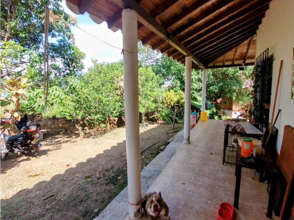 CASA DE CAMPO EN ZONA URBANA DE BELLO SECTOR GUASIMALITO — foto 4