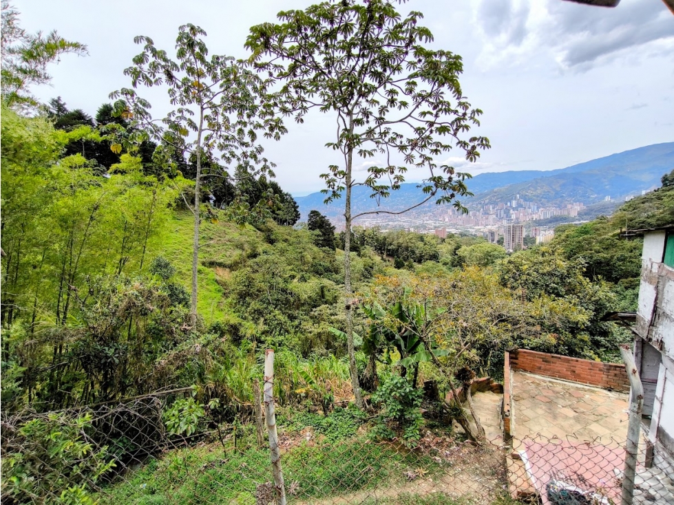 Casa de campo en La Estrella con lote de 350 m² y árboles frutales - 4