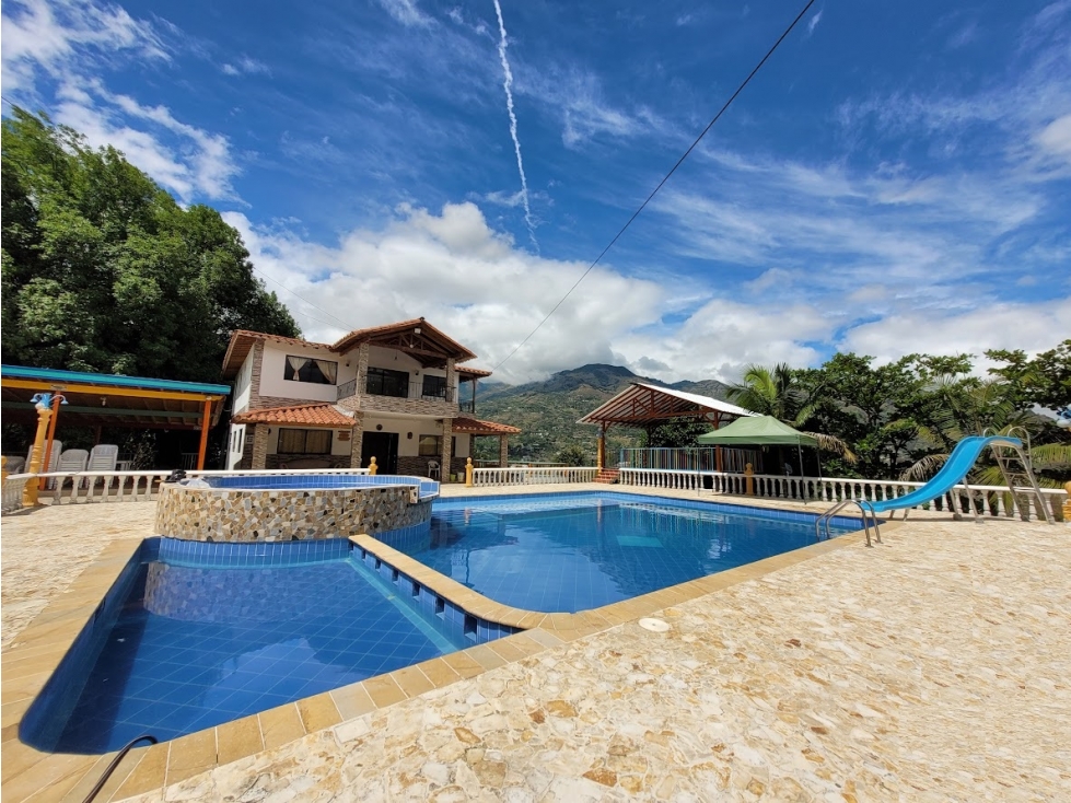 FINCA EN GIRARDOTA UN PARAÍSO ENTRE LAS PALMAS — foto 2