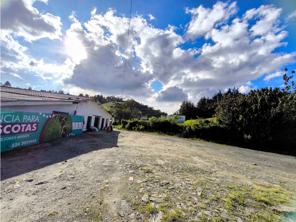 VENTA DE PROPIEDAD CASA Y LOCAL COMERCIAL ESCOBERO/RETIRO — foto 4