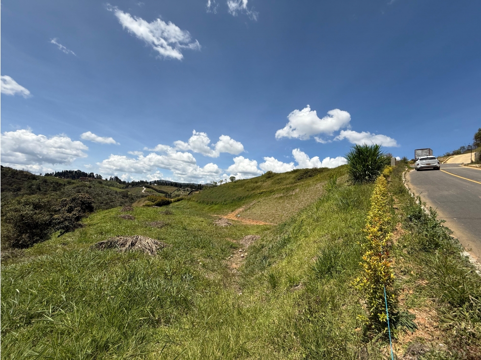 TENEMOS A LA VENTA LOTE CON BELLA VISTA PARA CONSTRUIR TU CASA — foto 4