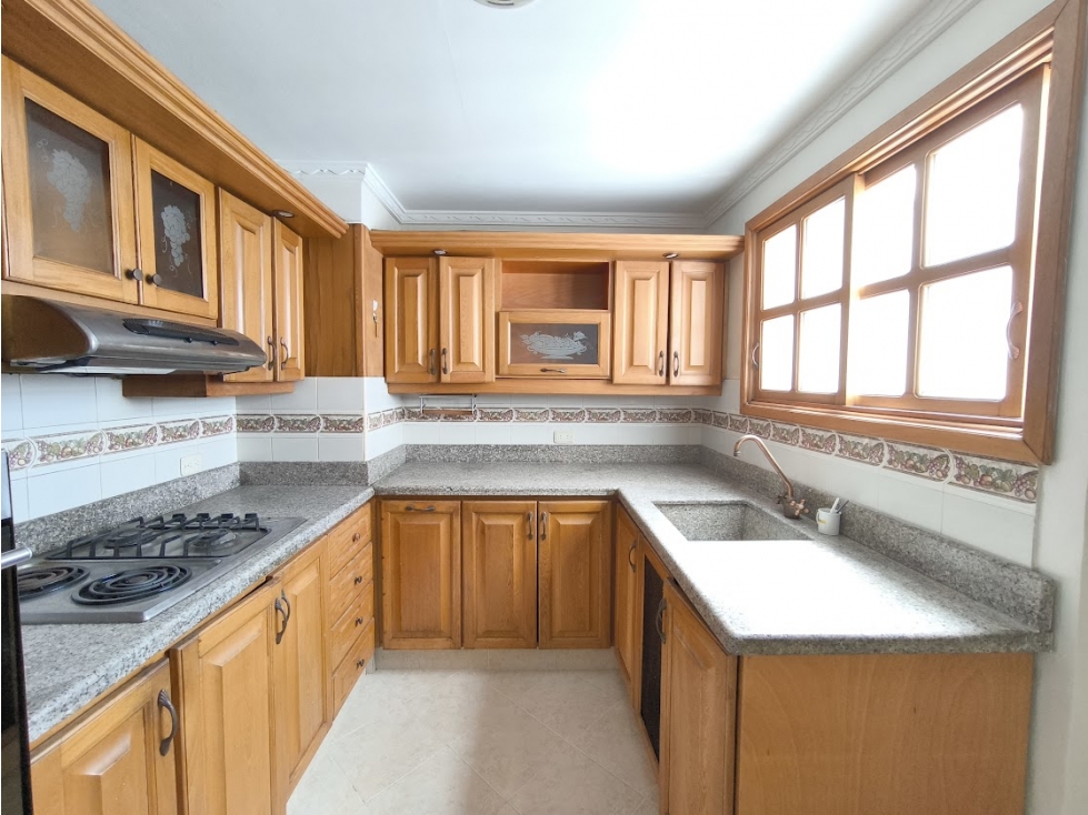 APARTAMENTO DUPLEX DE GRAN TAMAÑO EN FLORIDA NUEVA P5 — foto 2