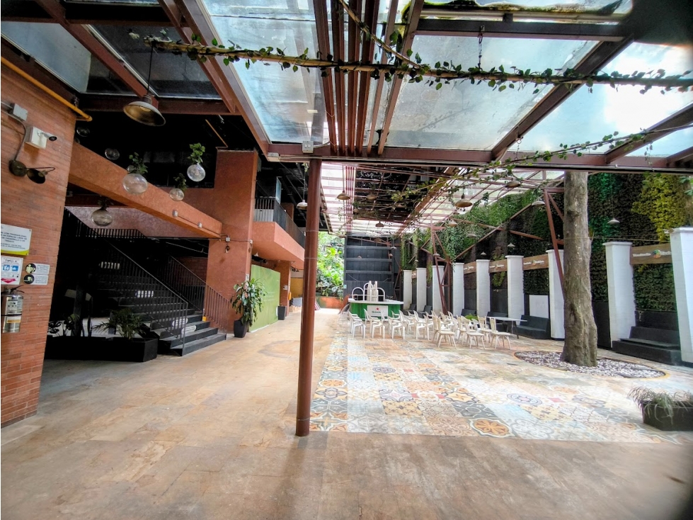 LOCAL COMERCIAL EN LA STRADA — foto 4