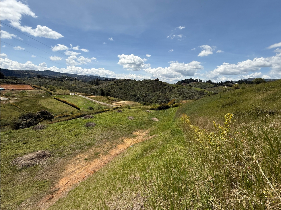 TENEMOS A LA VENTA LOTE CON BELLA VISTA PARA CONSTRUIR TU CASA — foto 6