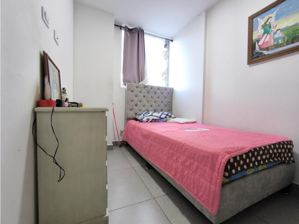 Apartamento en Guayabal, piso 12 con balcón y unidad completa — foto 6