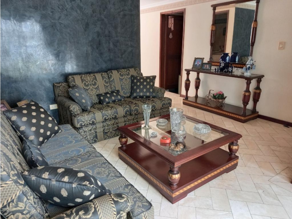 CASA CIUDAD JARDIN CON AMPLIOS ESPACIOS,ACABADOS DE LUJO EN VENTA,CALI - 4