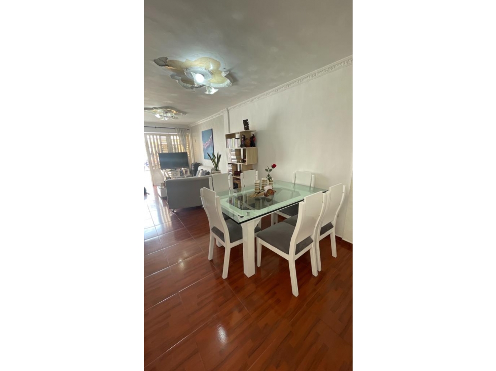 CASA UNIFAMILIAR EN PORTALES DE BUENOS AIRES EN VENTA, PALMIRA-VALLE — foto 2