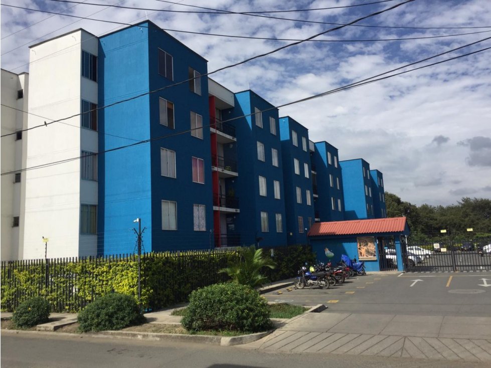 EN ALQUILER APARTAMENTO CUARTO PISO TORRES DE POBLADO PALMIRA VALLE